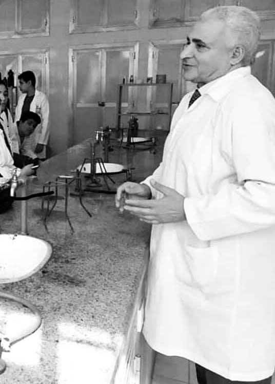 الأستاذ الدكتور سعيد الفقي أستاذ الكيمياء العضوية بكلية صيدلة الزقازيق