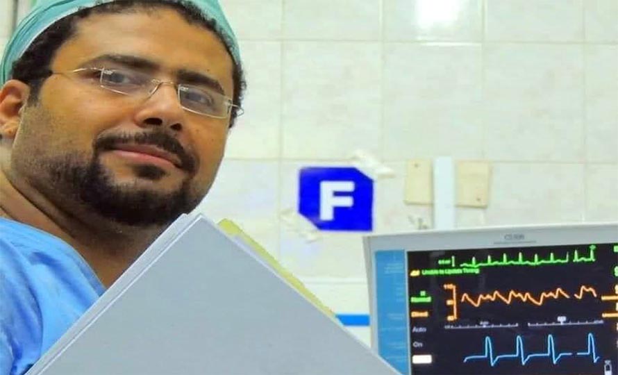 الدكتور ياسر الشرقاوي أخصائي القلب بالعناية المركزة بمركز القلب بالمحلة