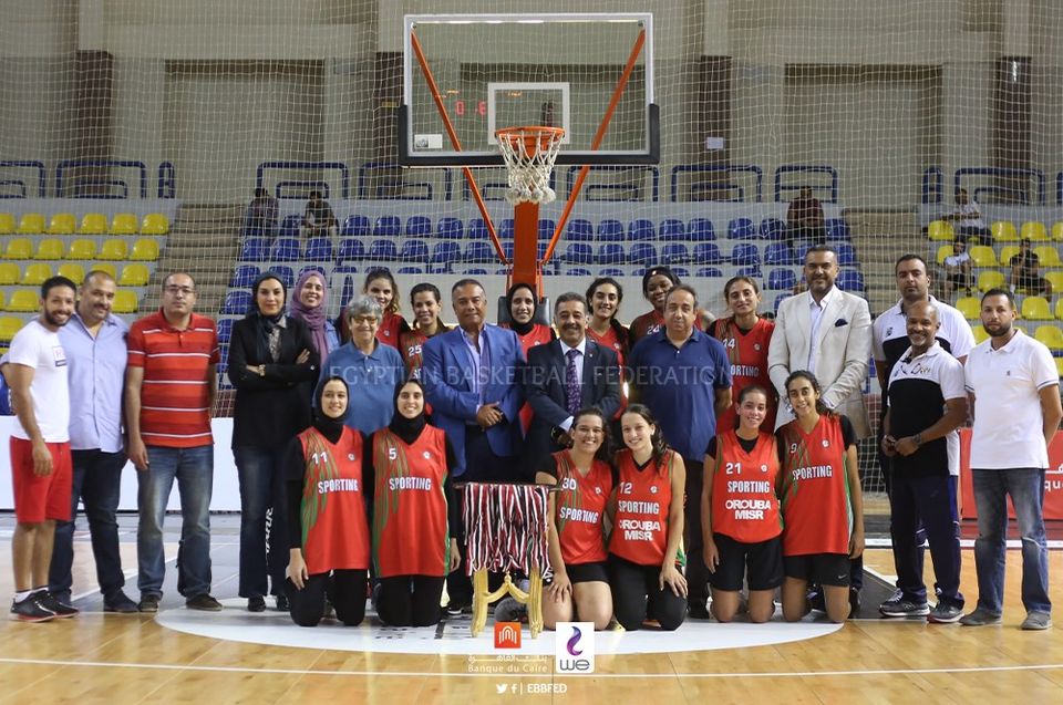 تتويج فريق نادى سبورتنج بالميدالية البرونزية يكأس مصر لكرة السلة سيدات 2020