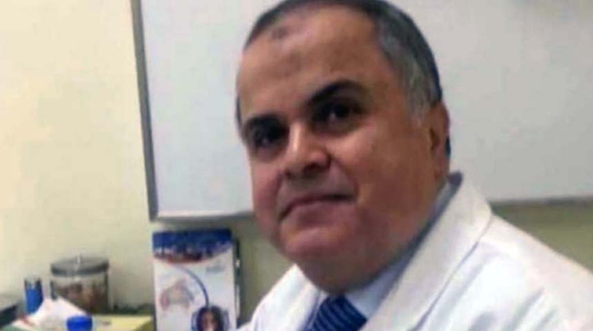 الدكتور عبد الله مشالي، ويعمل في قسم الباطنة والجهاز الهضمي بمستشفى جابر الأحمد للقوات المسلحة