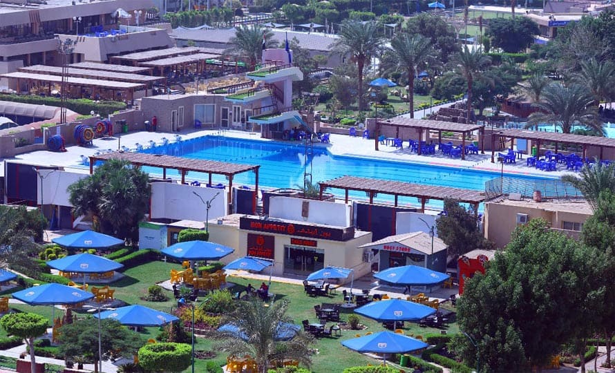 حمام سباحة نادى الزهور الأوليمبي بمدينة نصر