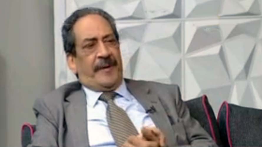 الدكتور شريف عبد العزيز أستاذ جراحه الأورام بالمعهد القومي للأورام بالقاهرة