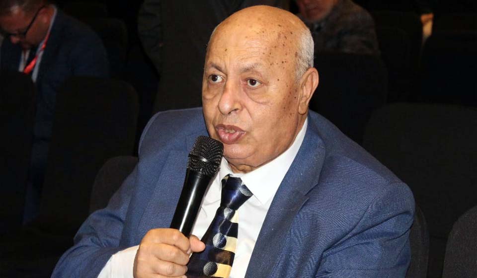 الدكتور محمد نبيه الغريب استاذ متفرغ بقسم أمراض النساء والتوليد بكلية الطب جامعة طنطا